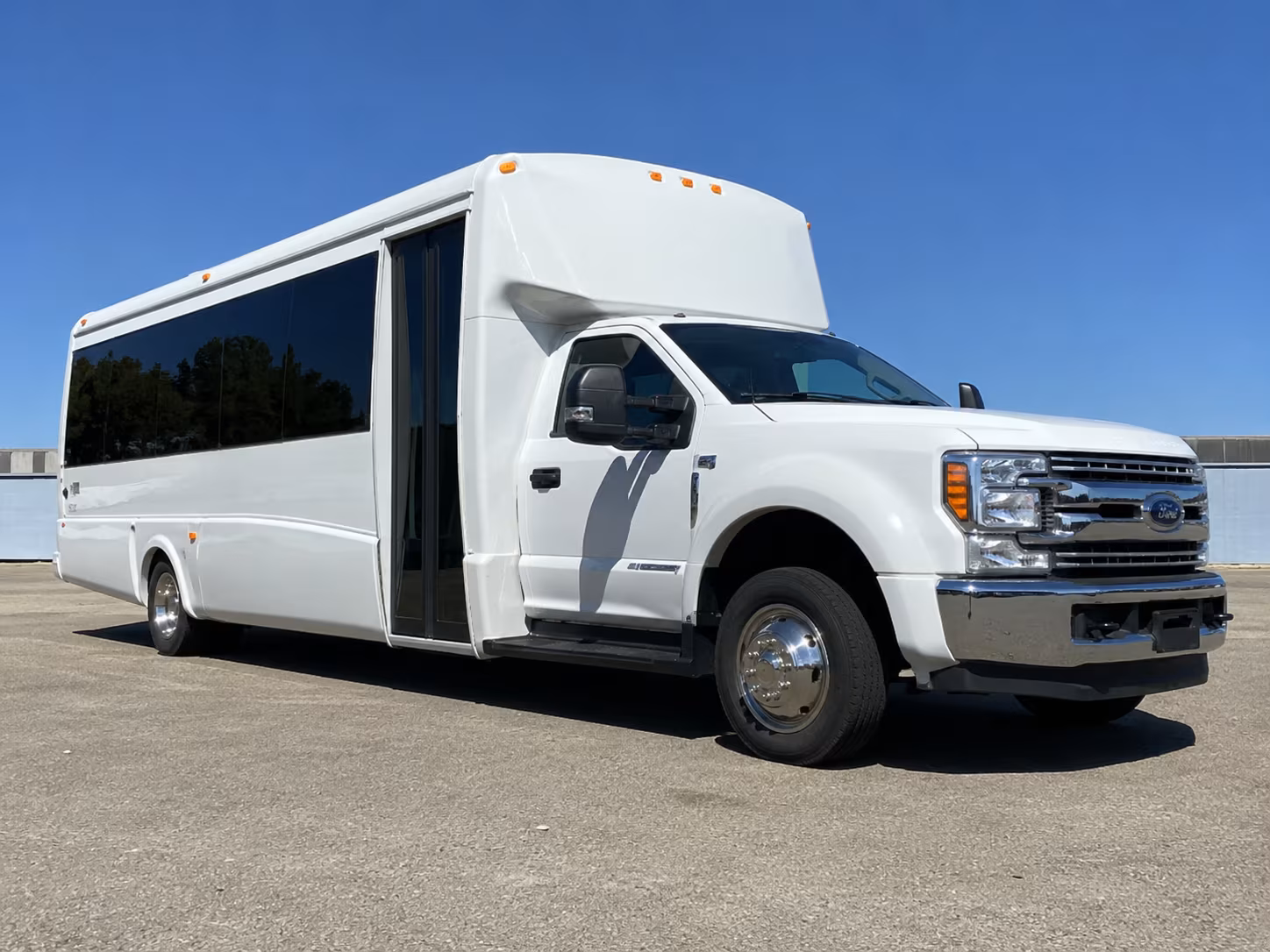 charter buses for large pompano beach high school prom groups