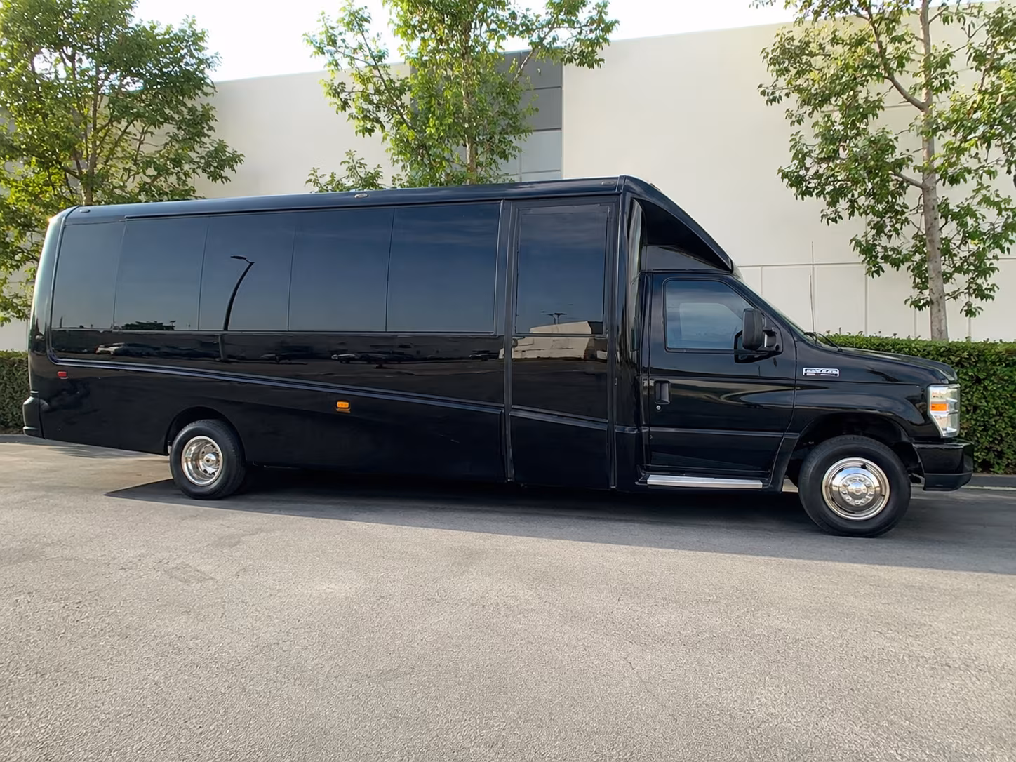 employee shuttle buses for pompano beach corporate campuses