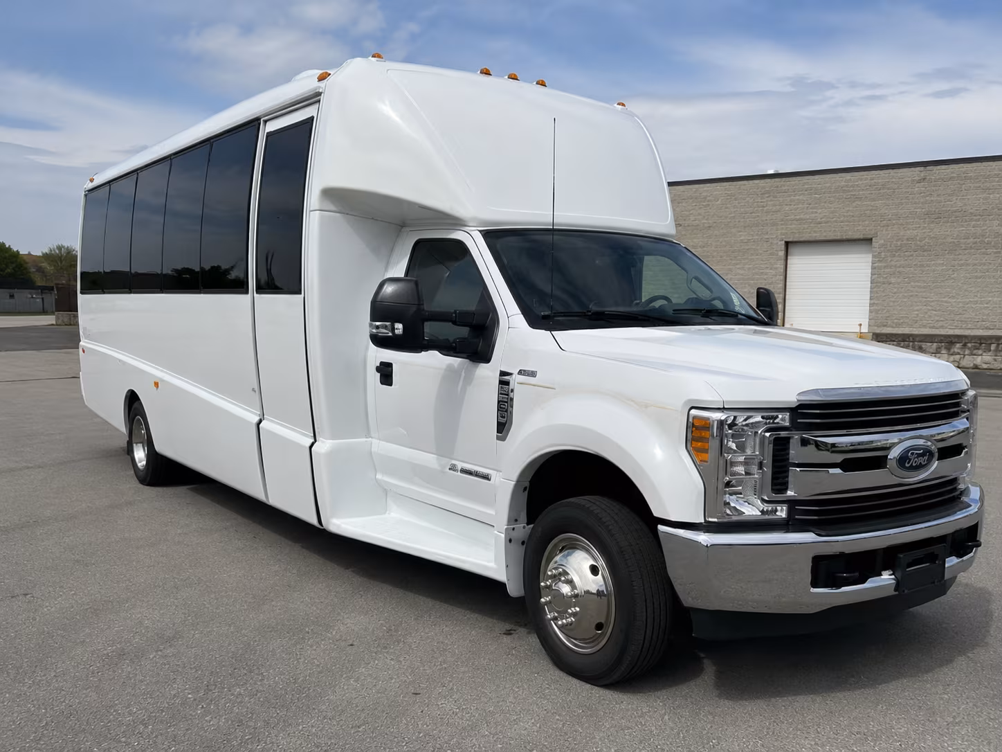 minibus rentals for smaller pompano beach prom groups
