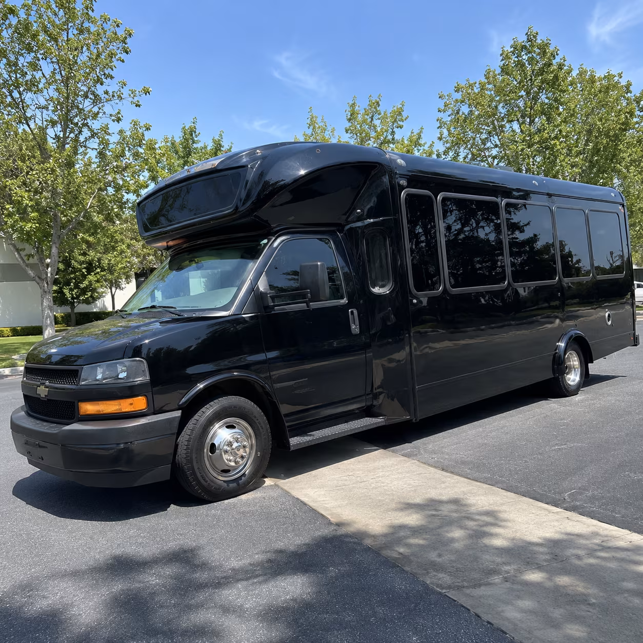 pompano beach 15 passenger party bus