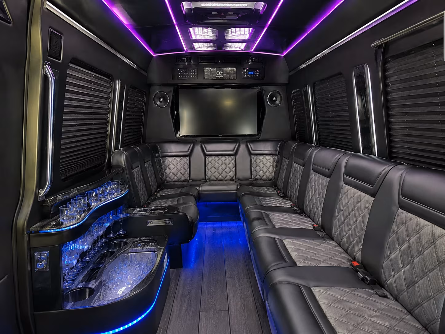 rent a bus in pompano beach for prom pre parties and after parties